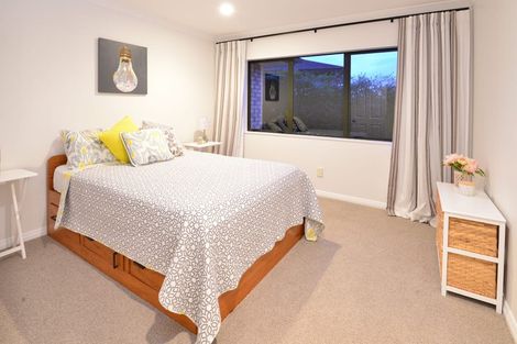 Photo of property in 3 Matisse Drive, West Harbour, Auckland, 0618