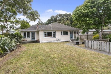 Photo of property in 4 Coast Road, Wainuiomata, Lower Hutt, 5014