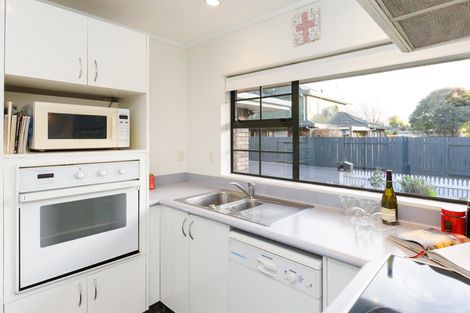 Photo of property in 140 Ruapehu Drive, Fitzherbert, Palmerston North, 4410