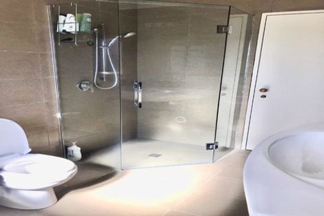 Photo of property in 1 Remus Place, Totara Vale, Auckland, 0629