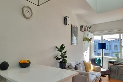 Photo of property in 3/64 Victoria Road, Devonport, Auckland, 0624