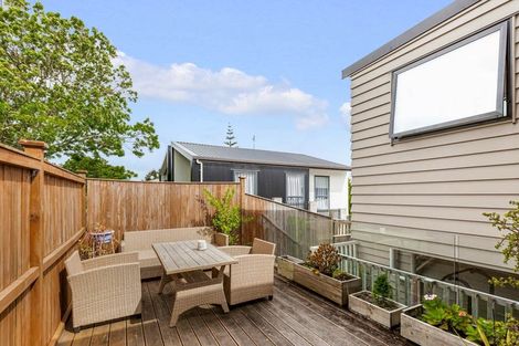 Photo of property in 19 Eastview Road, Glen Innes, Auckland, 1072