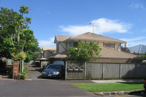 Photo of property in 17c Atarangi Road, Greenlane, Auckland, 1051