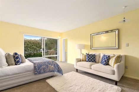 Photo of property in 12 Prestige Place, Castor Bay, Auckland, 0620