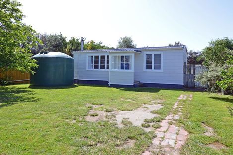 Photo of property in 674 Waikawa Beach Road, Waikawa Beach, Levin, 5573