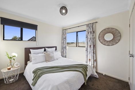 Photo of property in 7 Taylor Place, Merrilands, New Plymouth, 4312