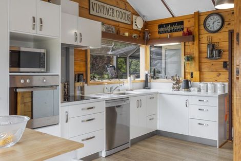 Photo of property in 15 Fairbank Avenue, Stratford, 4332