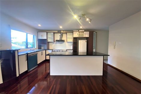 Photo of property in 4 Luxor Place, Massey, Auckland, 0614