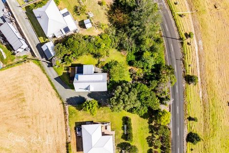 Photo of property in 38 Oxford Street, Whakapirau, Maungaturoto, 0583