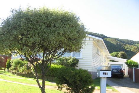 Photo of property in 12 Peckham Grove, Tawa, Wellington, 5028