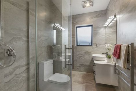 Photo of property in 1 Tirohanga Crescent, Stanmore Bay, Whangaparaoa, 0932