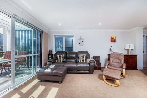 Photo of property in 3 Manawatere Way, Flat Bush, Auckland, 2019