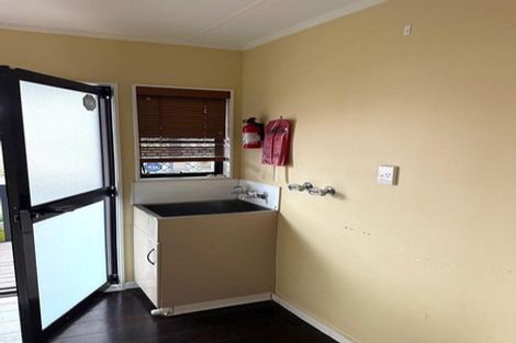 Photo of property in 32 Wai Iti Place, Clendon Park, Auckland, 2103