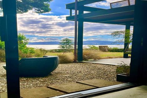 Photo of property in 11 Richmond Road, Mahina Bay, Lower Hutt, 5013