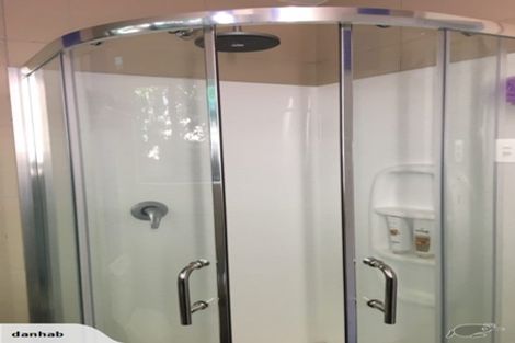 Photo of property in 2/8 Dianthus Place, Browns Bay, Auckland, 0630