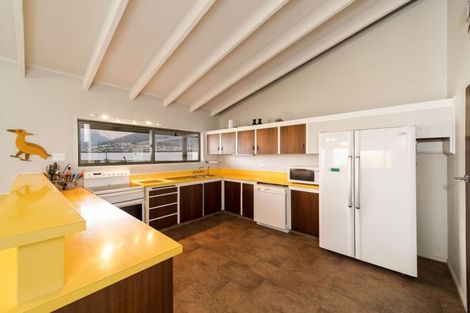 Photo of property in 18 Poplar Drive, Kelvin Heights, Queenstown, 9300