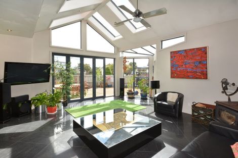 Photo of property in 85 Hargest Crescent, Saint Clair, Dunedin, 9012