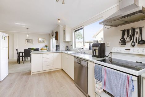 Photo of property in 15 Sheriff Place, Randwick Park, Auckland, 2105