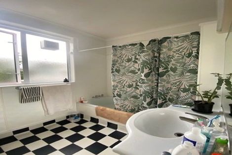 Photo of property in Samoa High Commission, 4/1 Wesley Road, Kelburn, Wellington, 6012