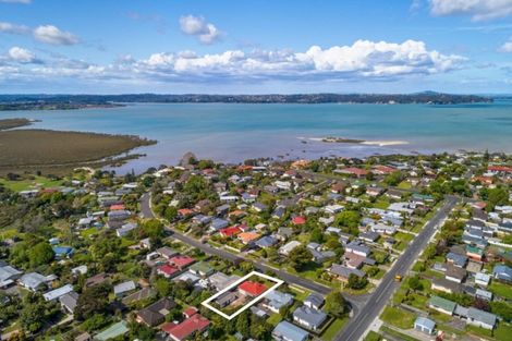 Photo of property in 6 Gill Avenue, Te Atatu Peninsula, Auckland, 0610