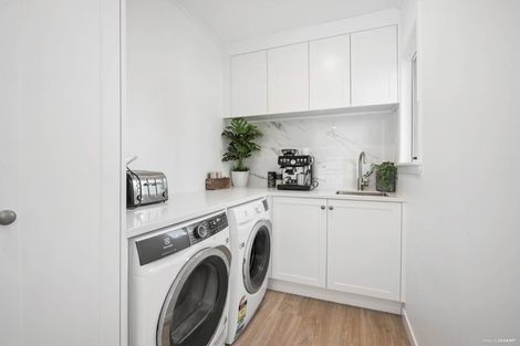 Photo of property in 1/113 Nile Road, Milford, Auckland, 0620