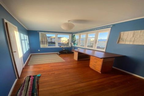 Photo of property in 19a Kekerenga Street, Strathmore Park, Wellington, 6022