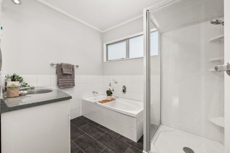 Photo of property in 8 Hicks Close, Whitby, Porirua, 5024