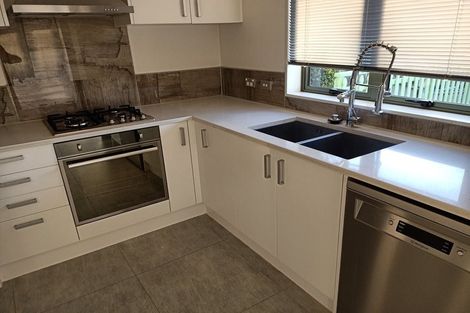 Photo of property in 21 Oaktree Avenue, Browns Bay, Auckland, 0630