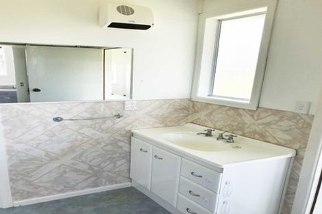 Photo of property in 24 Beach Road, Glenbrook, Waiuku, 2681