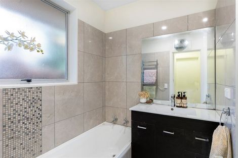 Photo of property in 8 Tracy Place, Redwood, Christchurch, 8051