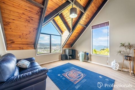 Photo of property in 11 Maungaraki Road, Korokoro, Lower Hutt, 5012