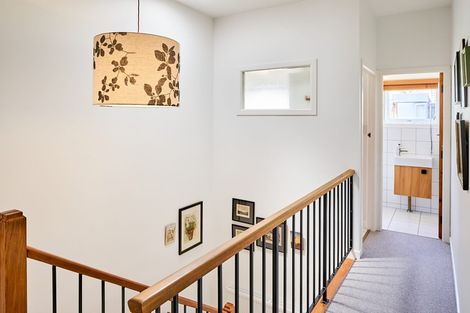 Photo of property in 25 Marine Parade, Eastbourne, Lower Hutt, 5013