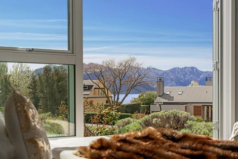 Photo of property in 14 Sunrise Bay Drive, Wanaka, 9305