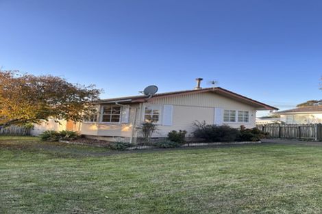 Photo of property in 5 Newland Grove, Henderson, Auckland, 0610