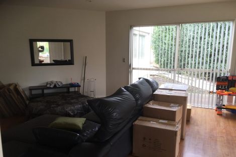 Photo of property in 19 Suncrest Drive, West Harbour, Auckland, 0618