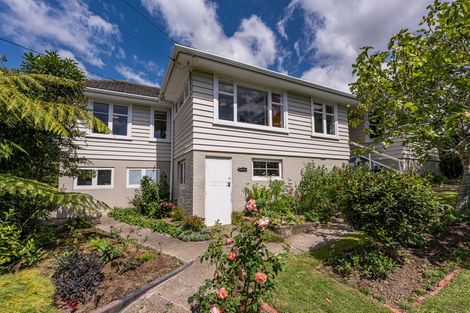 Photo of property in 22 Raroa Terrace, Tawa, Wellington, 5028