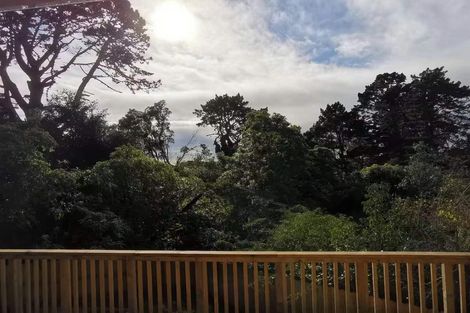 Photo of property in 579 Glenfield Road, Totara Vale, Auckland, 0629