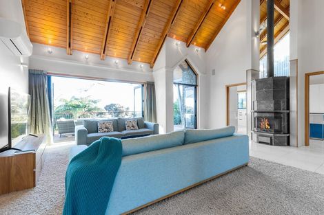 Photo of property in 3 Whakamoenga Point, Acacia Bay, Taupo, 3385