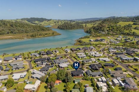 Photo of property in 10 Voyager Place, Cooks Beach, Whitianga, 3591
