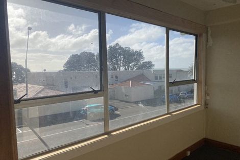 Photo of property in 6 Young Street, New Plymouth, 4310