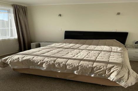 Photo of property in 2/47 Greenslade Crescent, Northcote, Auckland, 0627