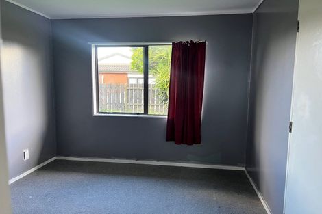 Photo of property in 2/18 Templeton Place, Clendon Park, Auckland, 2103