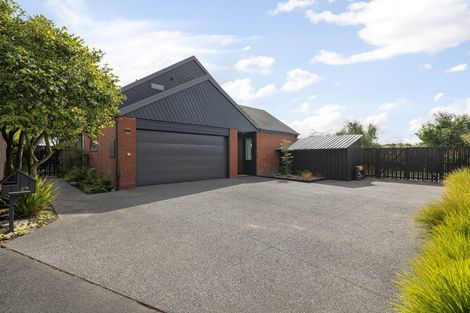 Photo of property in 20 Sheraton Place, Redwood, Christchurch, 8051