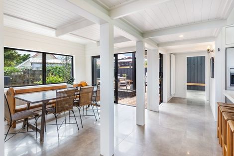 Photo of property in 224 Lake Terrace, Waipahihi, Taupo, 3330