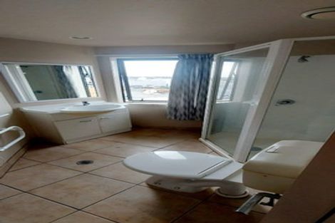 Photo of property in 4m/10 Crown Lynn Place, New Lynn, Auckland, 0600