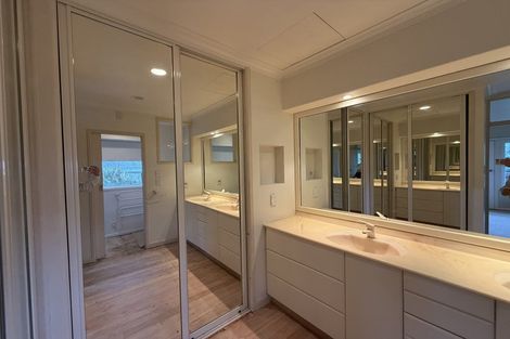 Photo of property in 13 Peter Terrace, Castor Bay, Auckland, 0620