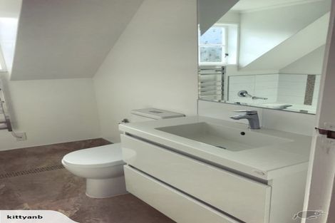 Photo of property in 17 Amapur Drive, Khandallah, Wellington, 6035