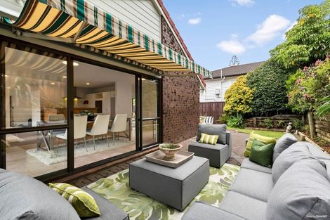 Photo of property in 8 Citation Way, Botany Downs, Auckland, 2010