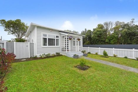 Photo of property in 53 Awamutu Grove, Waiwhetu, Lower Hutt, 5010