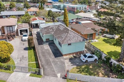Photo of property in 8 Rathgar Road, Henderson, Auckland, 0610